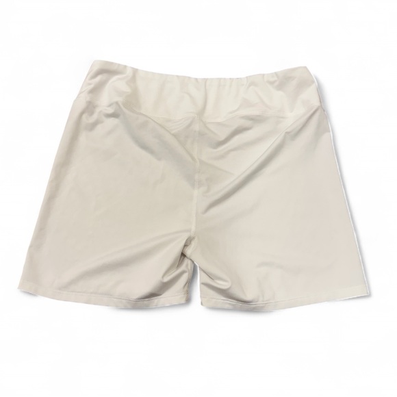 Tommy Bahama - Women's Athletic White Biker / Golf Shorts - Picture 4 of 5